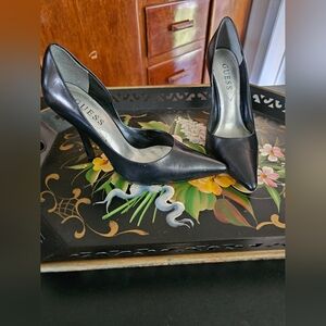 Guess by Marciano Carrie pump